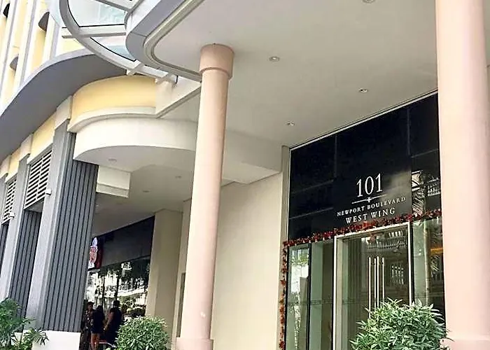 101 Newport 4*