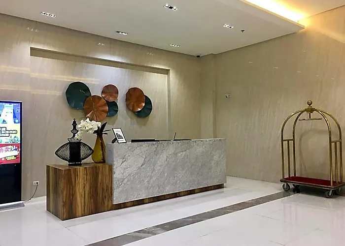 101 Newport Hotel 4*